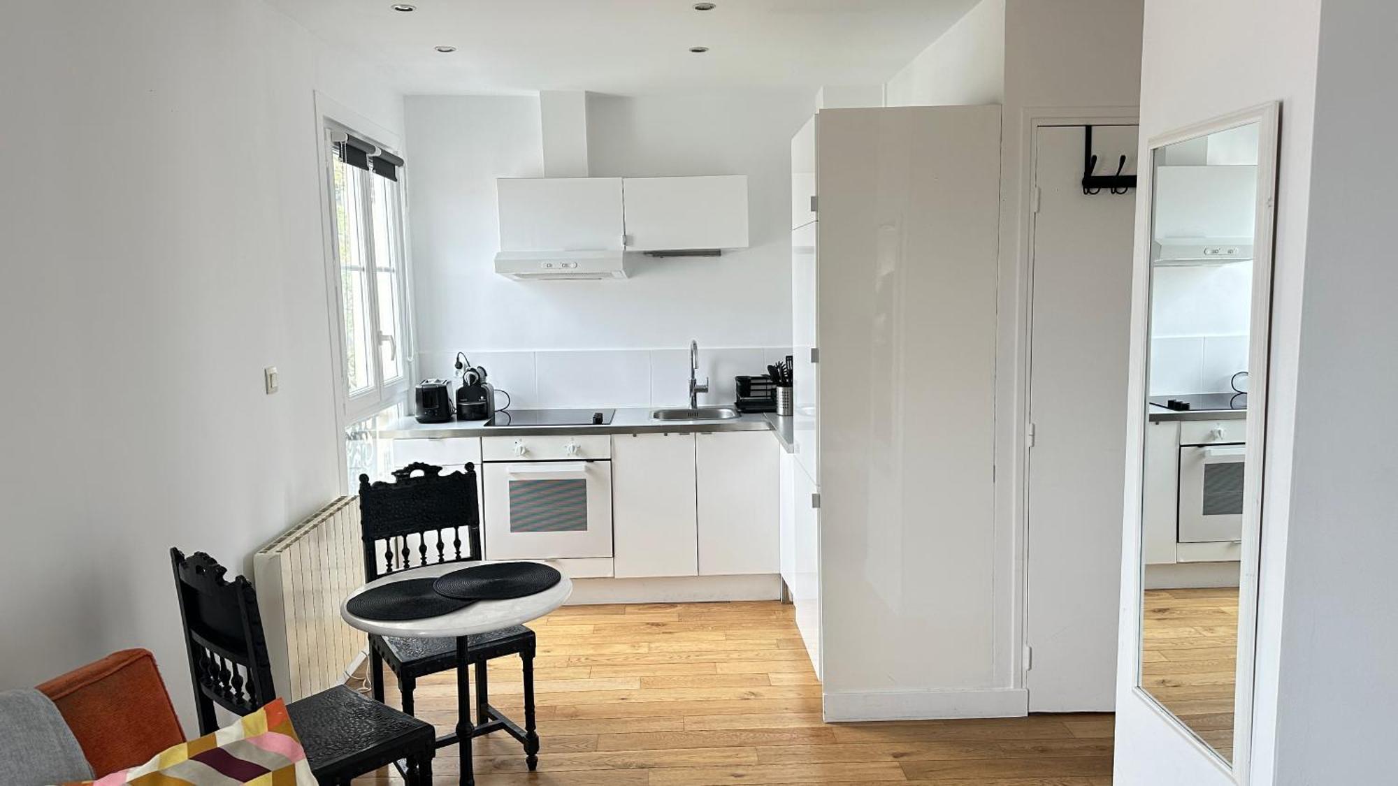 Charmant Studio Au Coeur Du 18E Apartment Paris Luaran gambar